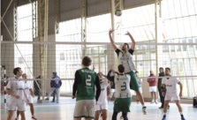 Voleibol masculino tenta segundo bronze consecutivo